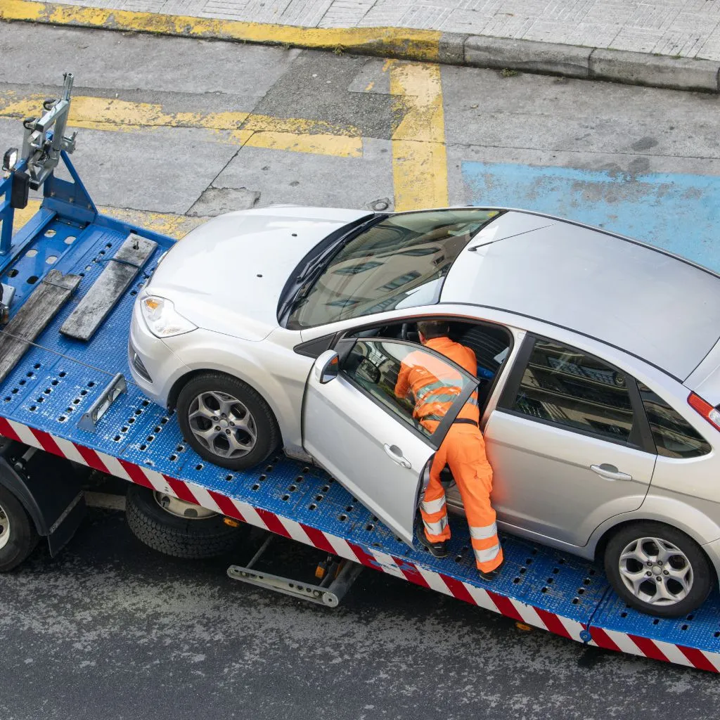 Tow Truck or Roadside Assistance? Here’s How to Know What You Actually Need